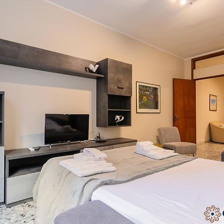 Piccinni Guesthouse By Apulia Accommodation Bari Bagian luar foto