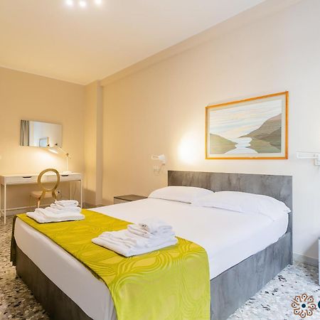 Piccinni Guesthouse By Apulia Accommodation Bari Bagian luar foto